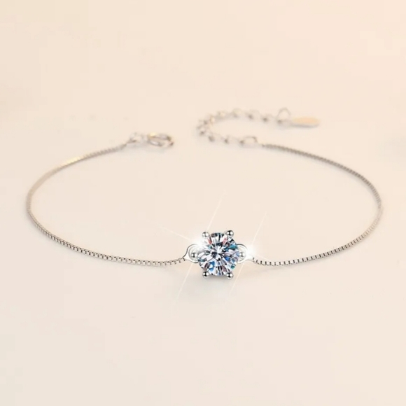 Gorgeous Classic Round Moissanite Bracelet - Picture 4 of 8